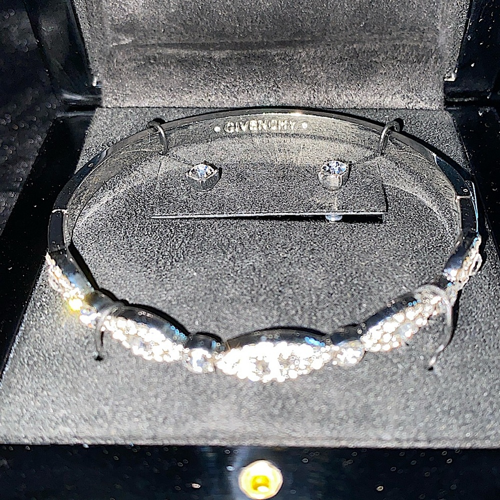 ✨Givenchy- ‘Evil Eye’ Oval cut Bangle Bracelet & Crystal Stud Earrings Set ✨NWT✨ - Picture 10 of 14